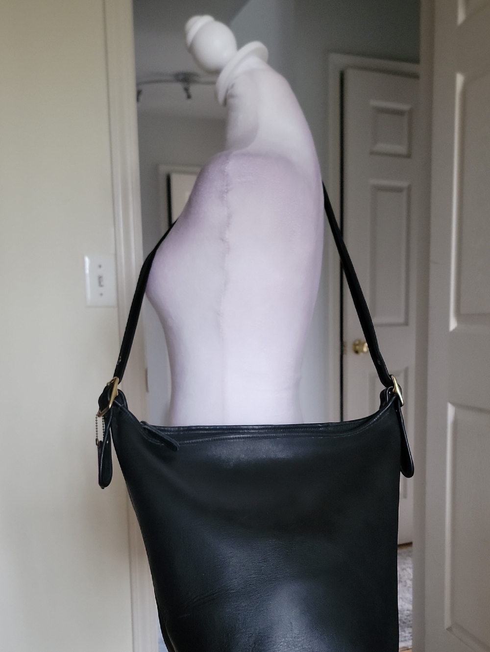 Coach Vintage Bucket Bag Classic Black Shoulder Bag